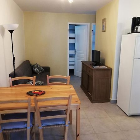 Gites Domaine De La Barnerie Saint Alban Auriolles Room photo